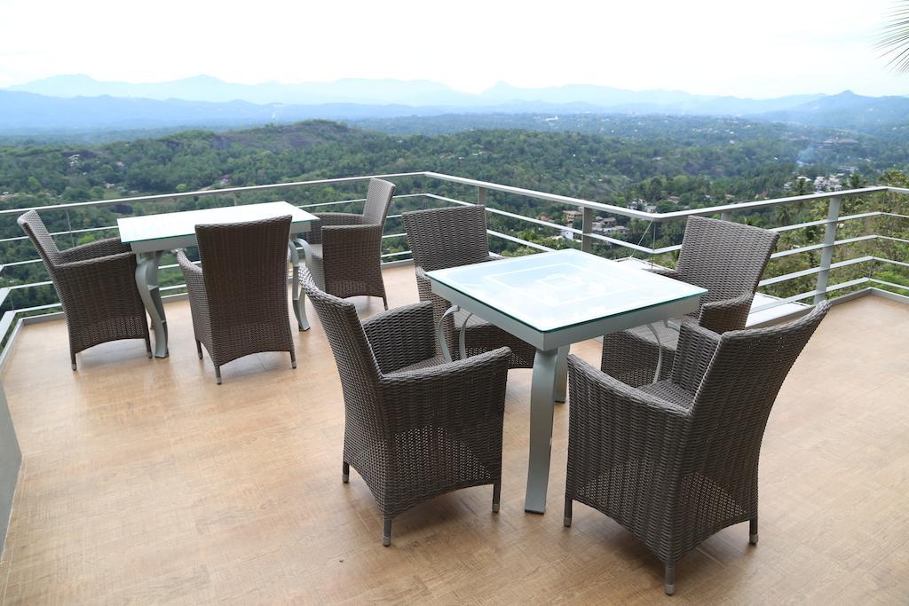 Sky Pavilion Kandy Exterior photo