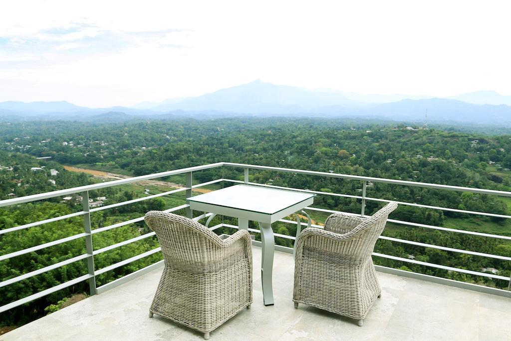 Sky Pavilion Kandy Exterior photo